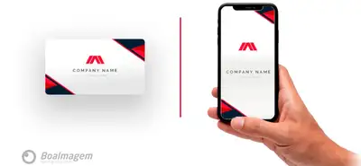 Comparação entre cartão de visita físico x virtual sobre uma mesa de reunião