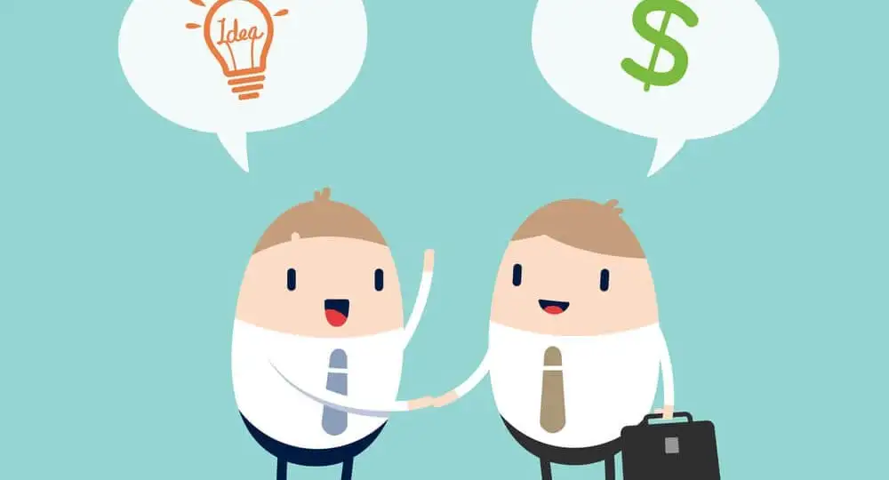 Equipe de marketing fortalecendo o relacionamento com clientes em reunião consultiva
